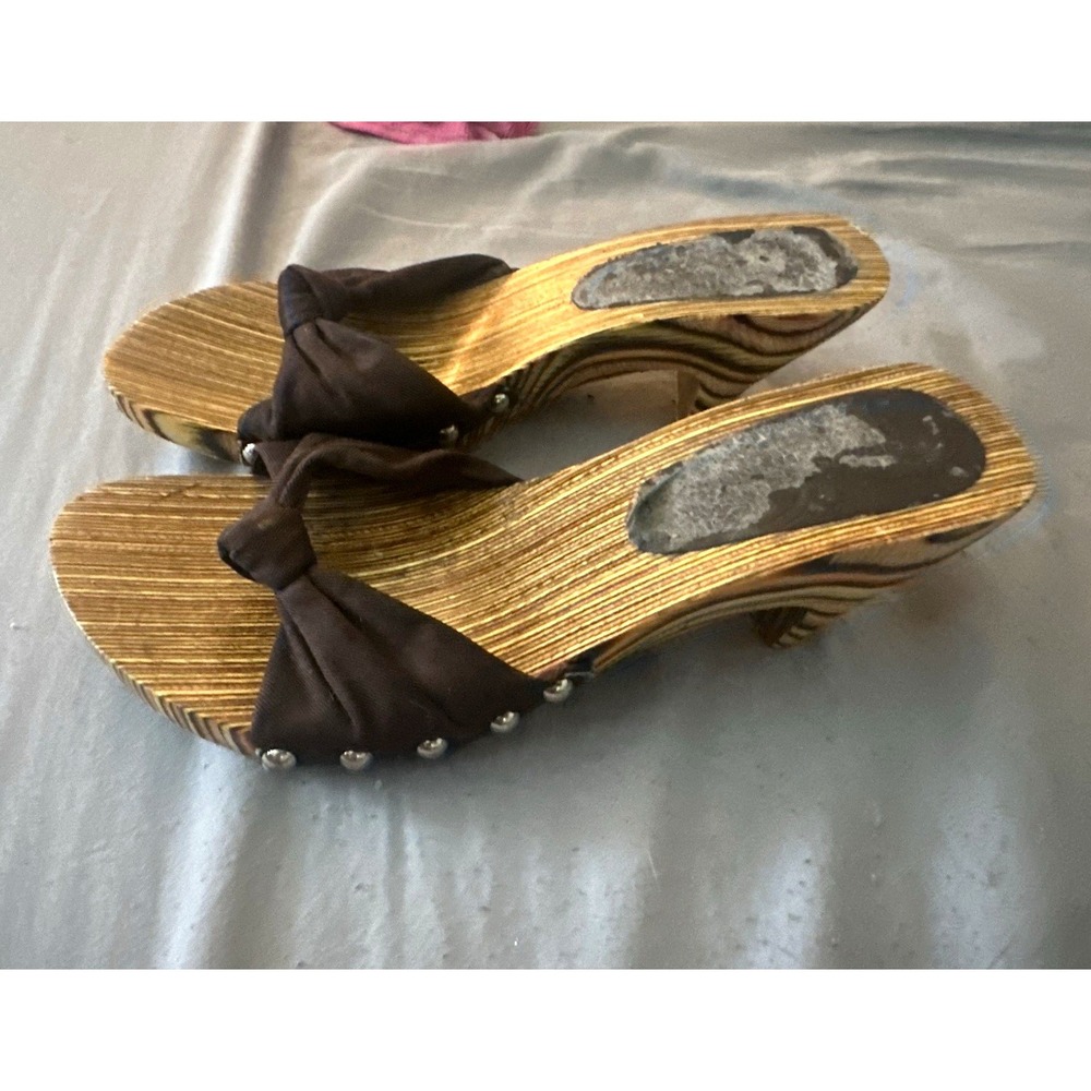 Vintage Brown Bow Platform Heels Wood-Look Sculptural Clogs Studded Sandals